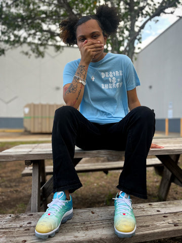 “No fake smiles” T-shirt (Baby Blue)