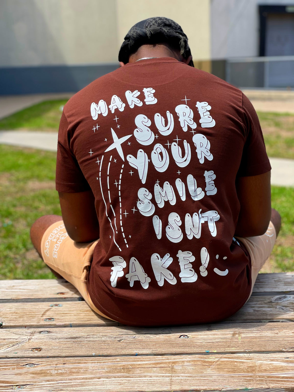 “No Fake Smile” - Tshirt (Brown)